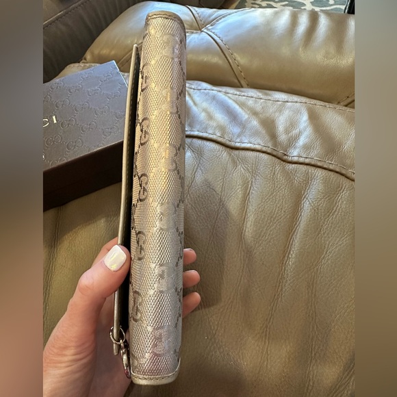 Gucci Imprim Silver Wallet with box Authentic - Picture 4 of 11